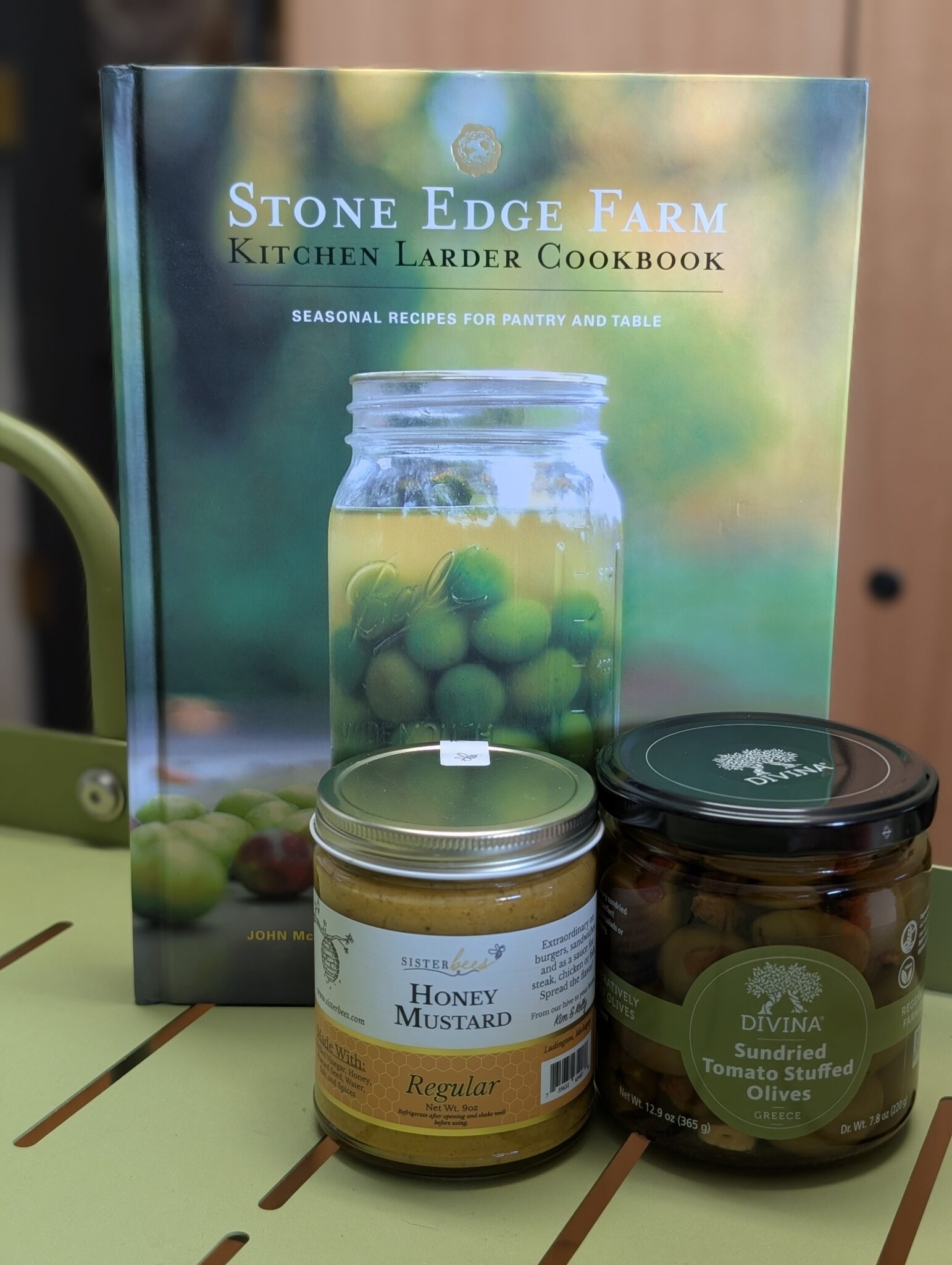 14.) Art of the table: USA book/food